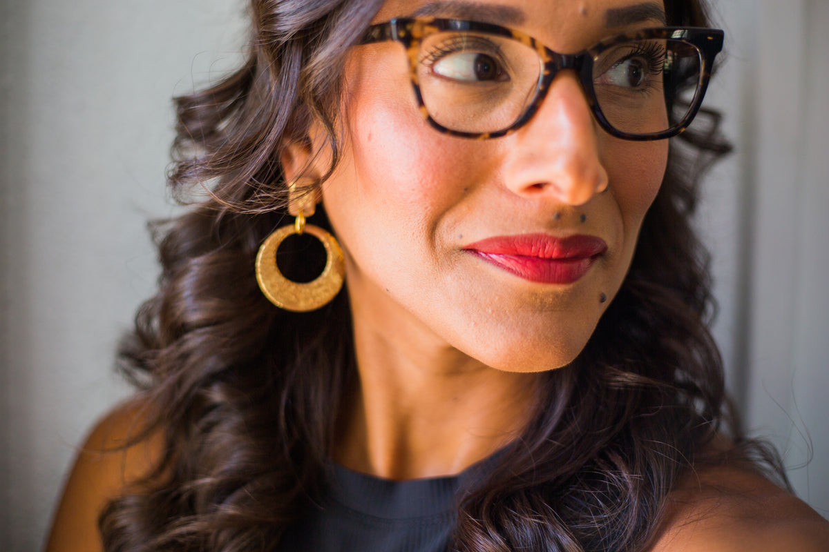Selene Cognac with Gold Flecks Rectangle Post